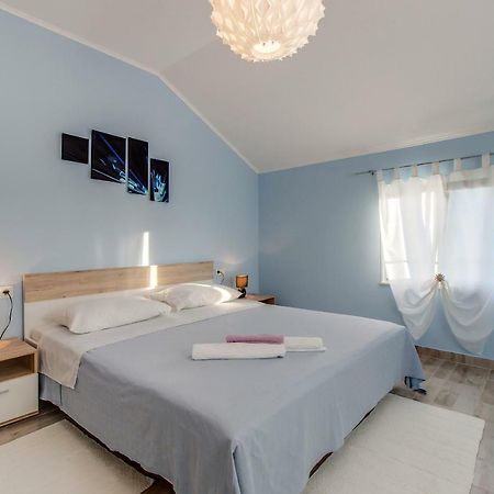 Apartman Leon & Rent A Quad Mali Lošinj Exterior foto